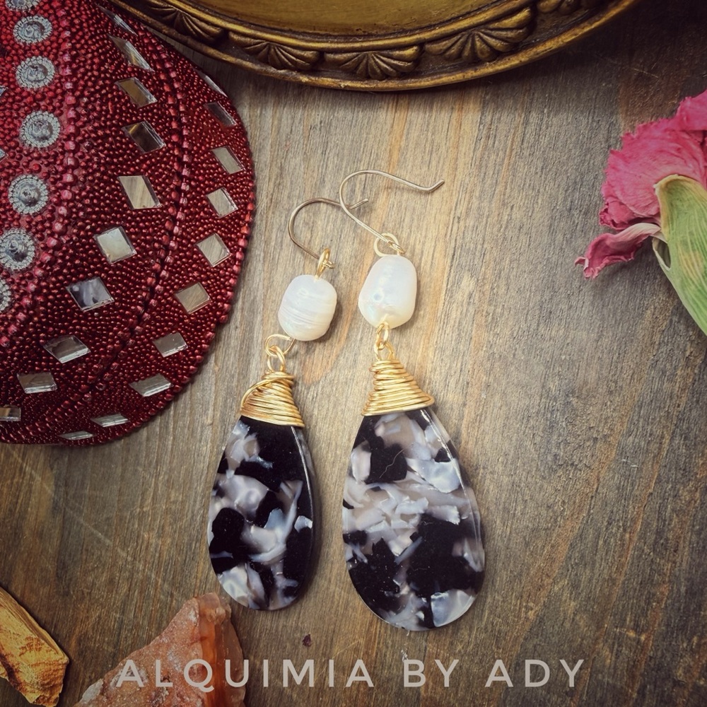 SHOULDER DUSTER +Black and Gold BIG BAROQUE PEARL Earrings